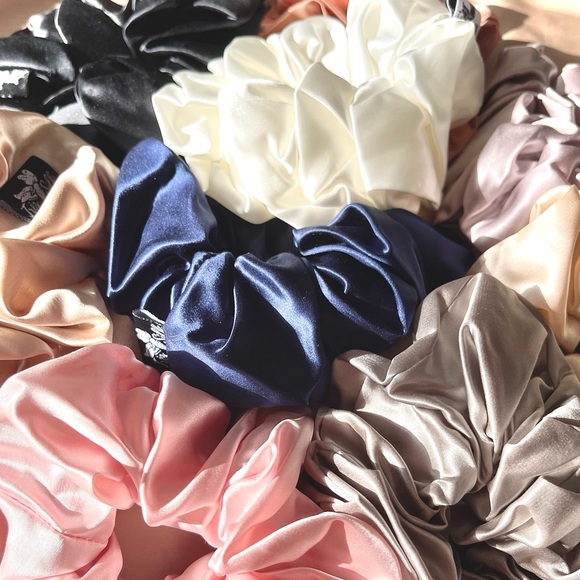 Très Silk - Silk Large Scrunchie 100% Mulberry - Picture 2 of 5